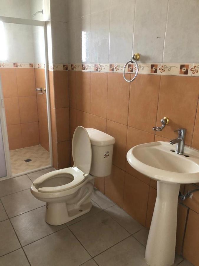 1 Venator House Boutique Aparthotel Леон Екстериор снимка