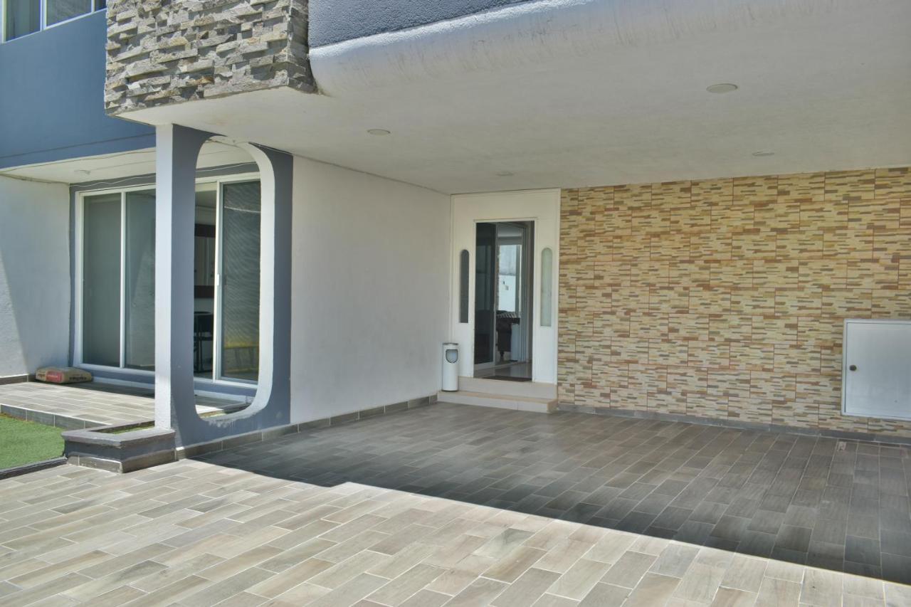 1 Venator House Boutique Aparthotel Леон Екстериор снимка