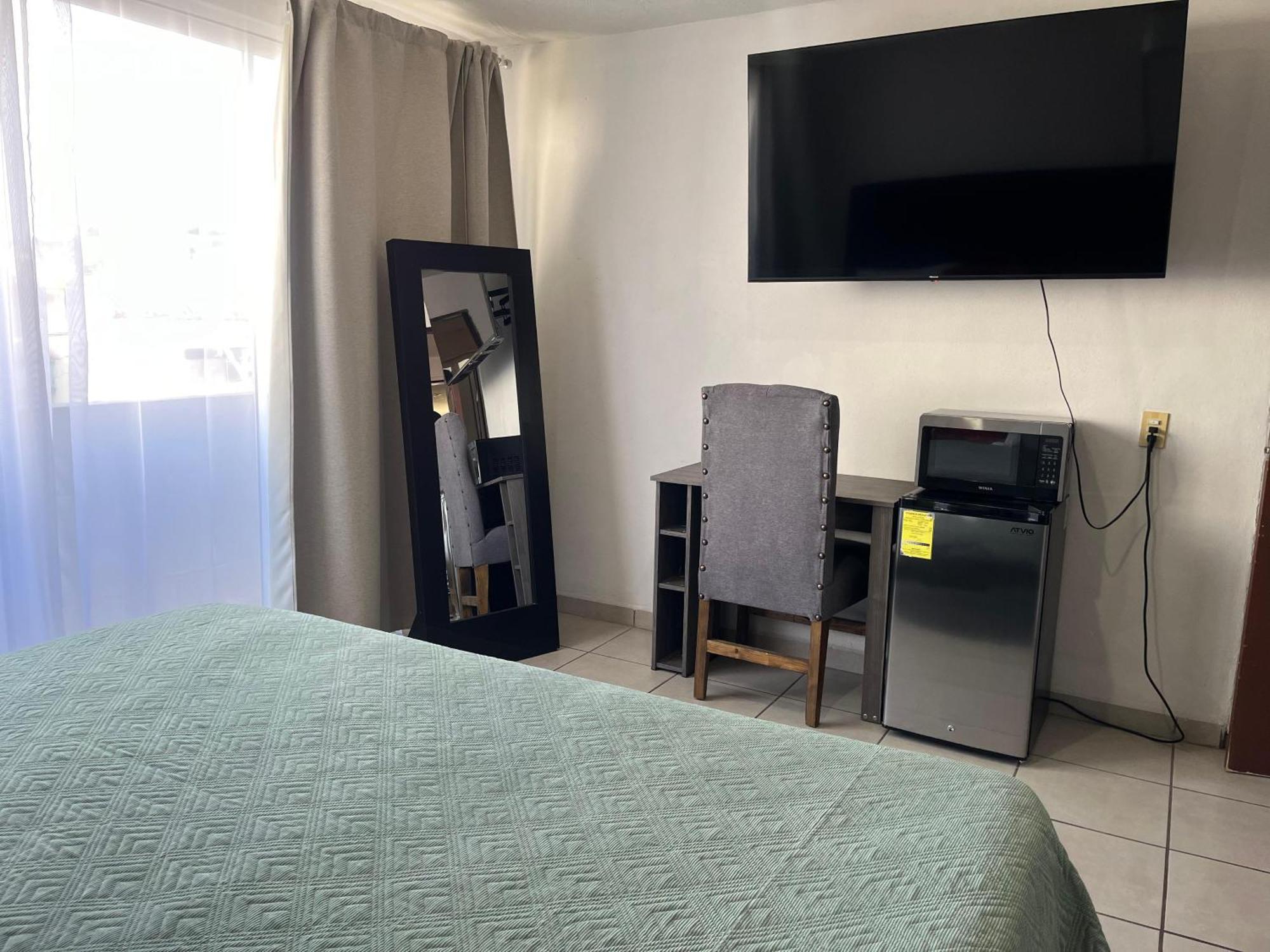 1 Venator House Boutique Aparthotel Леон Екстериор снимка